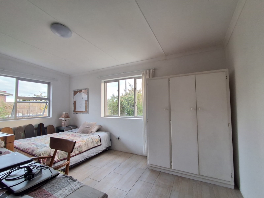 6 Bedroom Property for Sale in Stilbaai Wes Western Cape